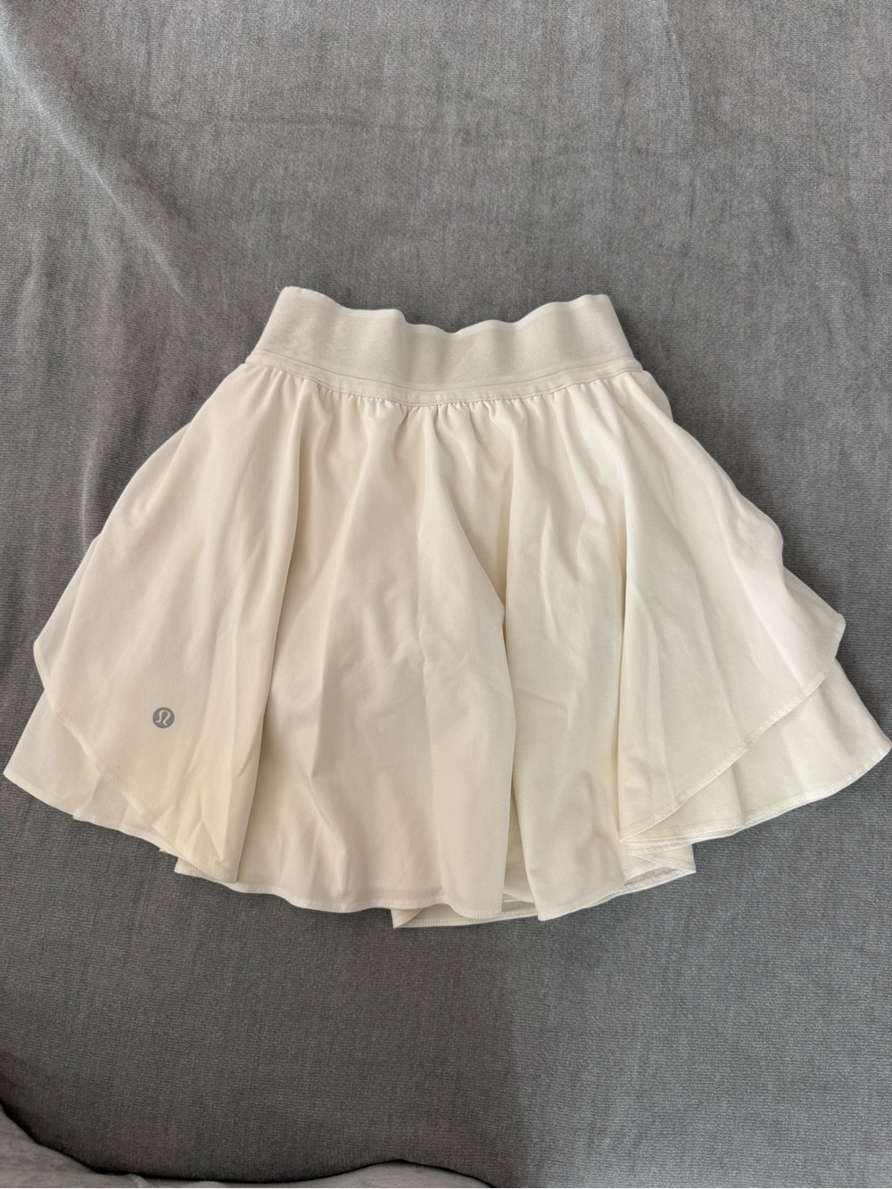 Lululemon Athletica court revival high rise skirt 
Size 0 athletic women’s skirt